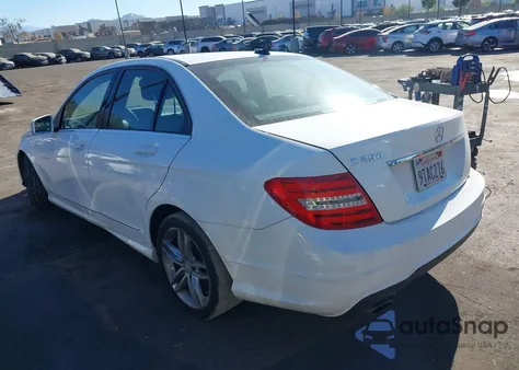 2013 Mercedes-Benz C 250 Sport from USA, damaged, VIN WDDGF4HB5DR276658